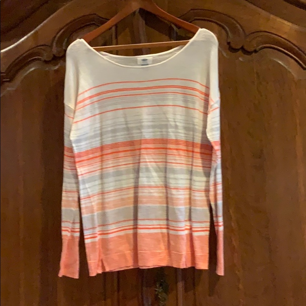 Lightweight, long sleeve sweater; like new